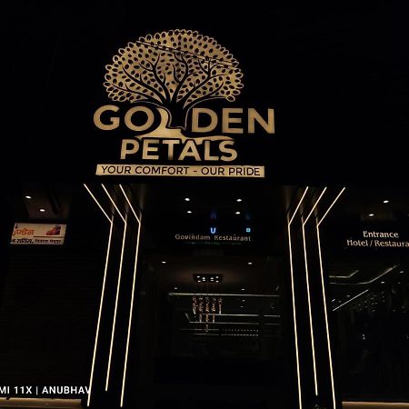 Hotel Golden Petals فاراناسي المظهر الخارجي الصورة