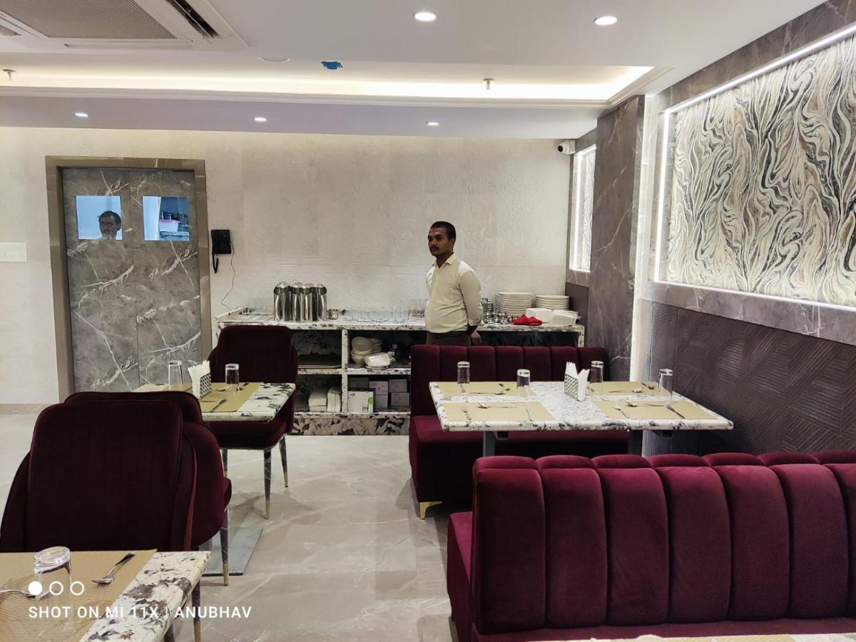 Hotel Golden Petals فاراناسي المظهر الخارجي الصورة