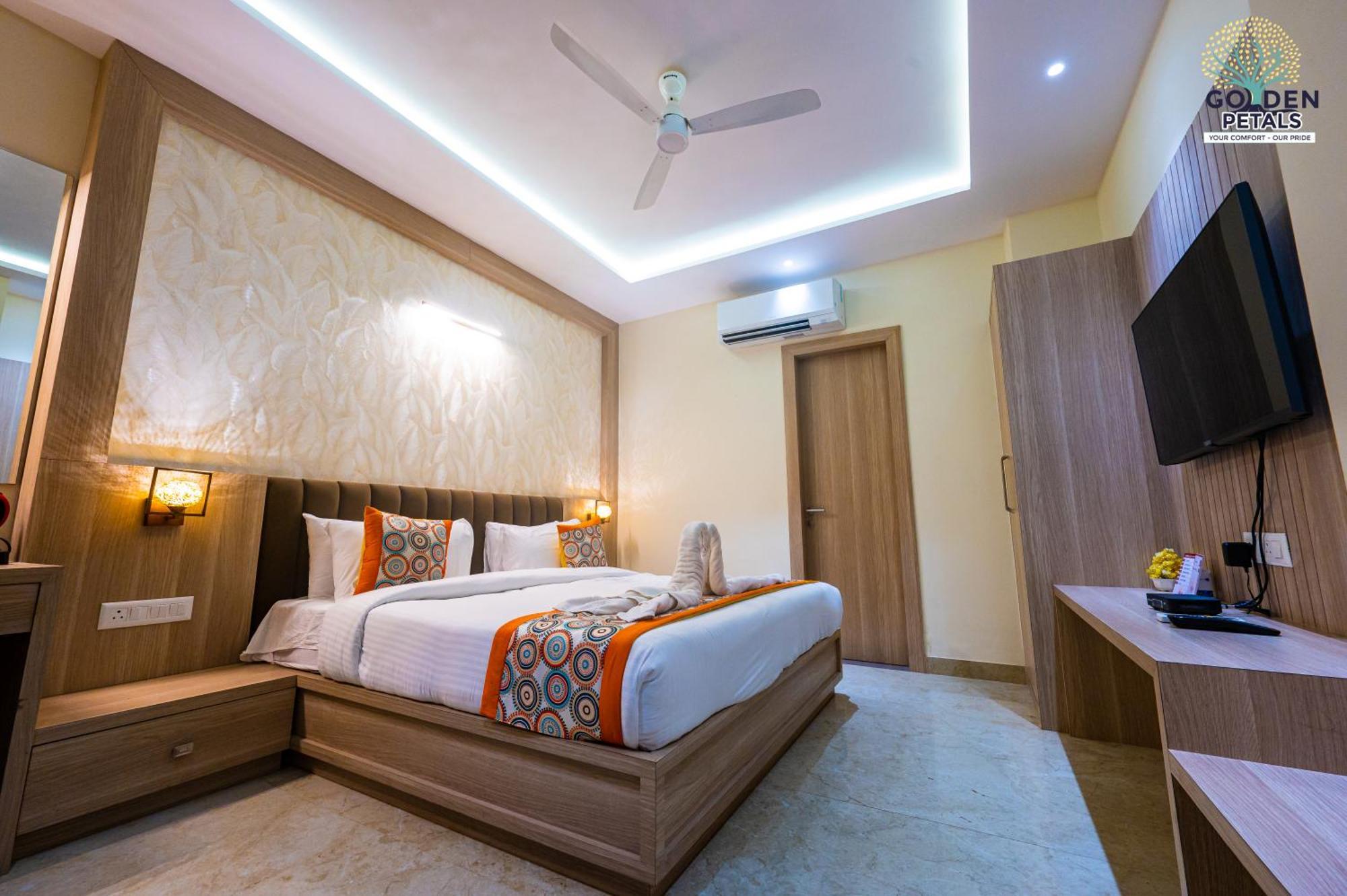 Hotel Golden Petals فاراناسي المظهر الخارجي الصورة