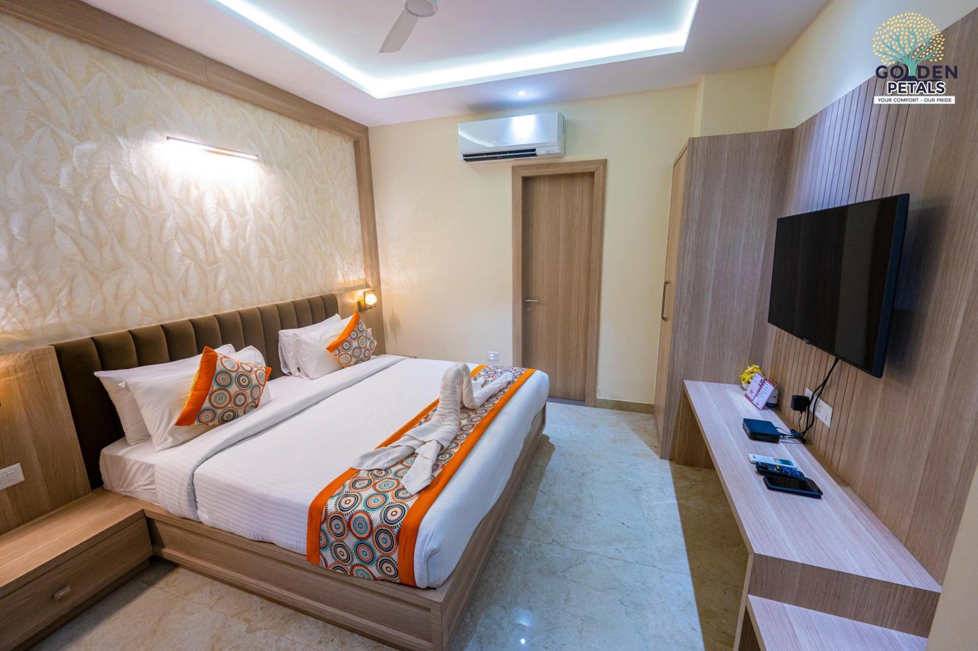 Hotel Golden Petals فاراناسي المظهر الخارجي الصورة