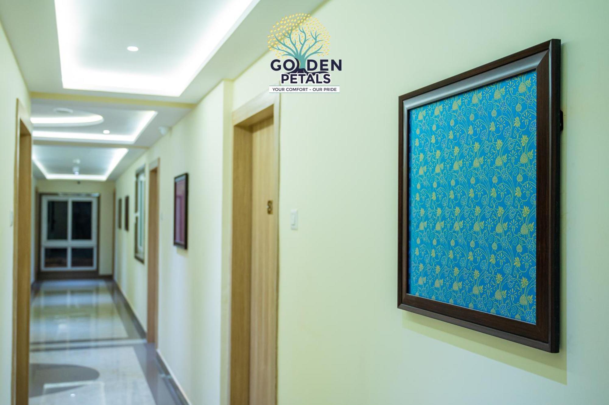 Hotel Golden Petals فاراناسي المظهر الخارجي الصورة