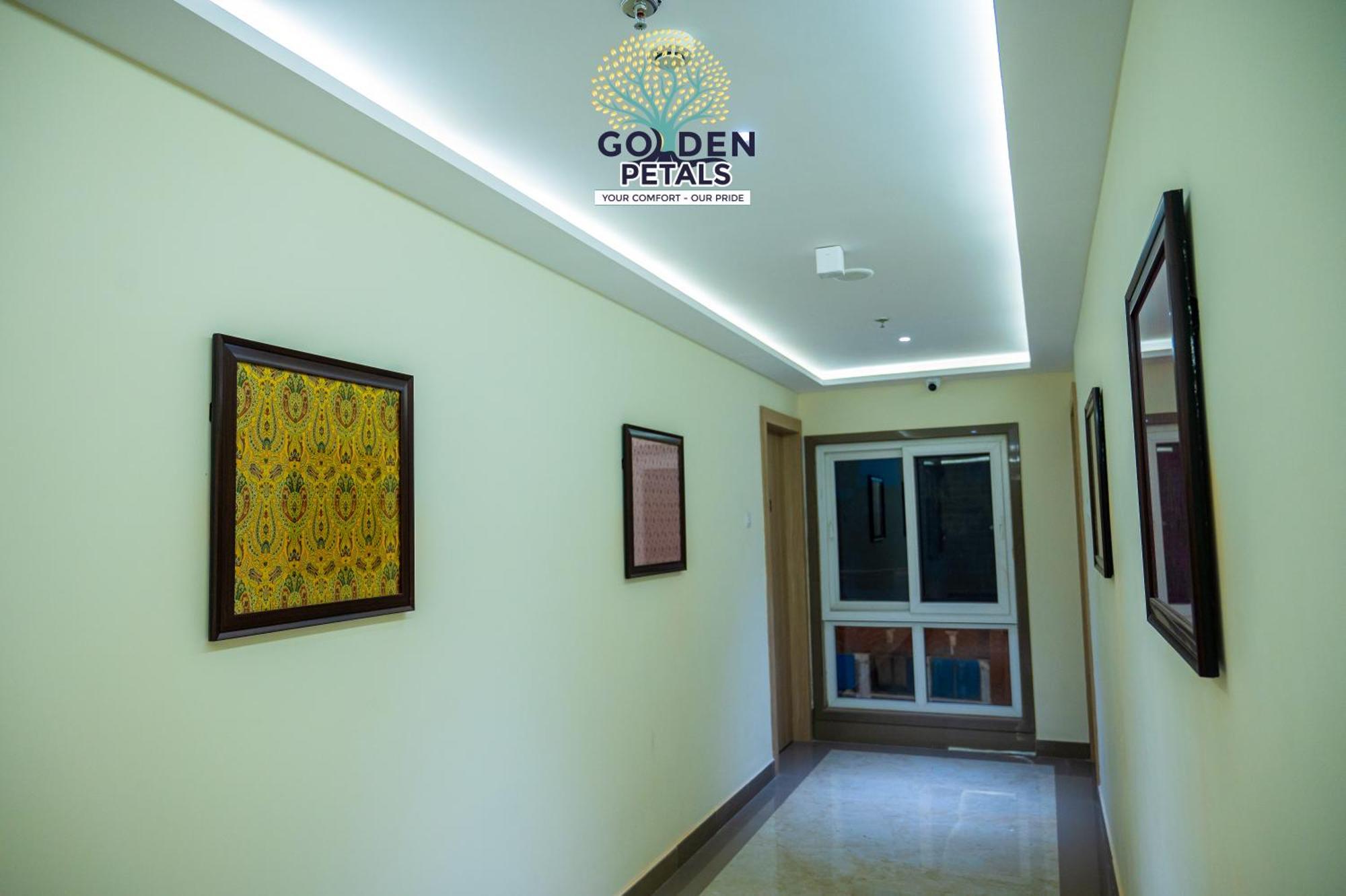Hotel Golden Petals فاراناسي المظهر الخارجي الصورة