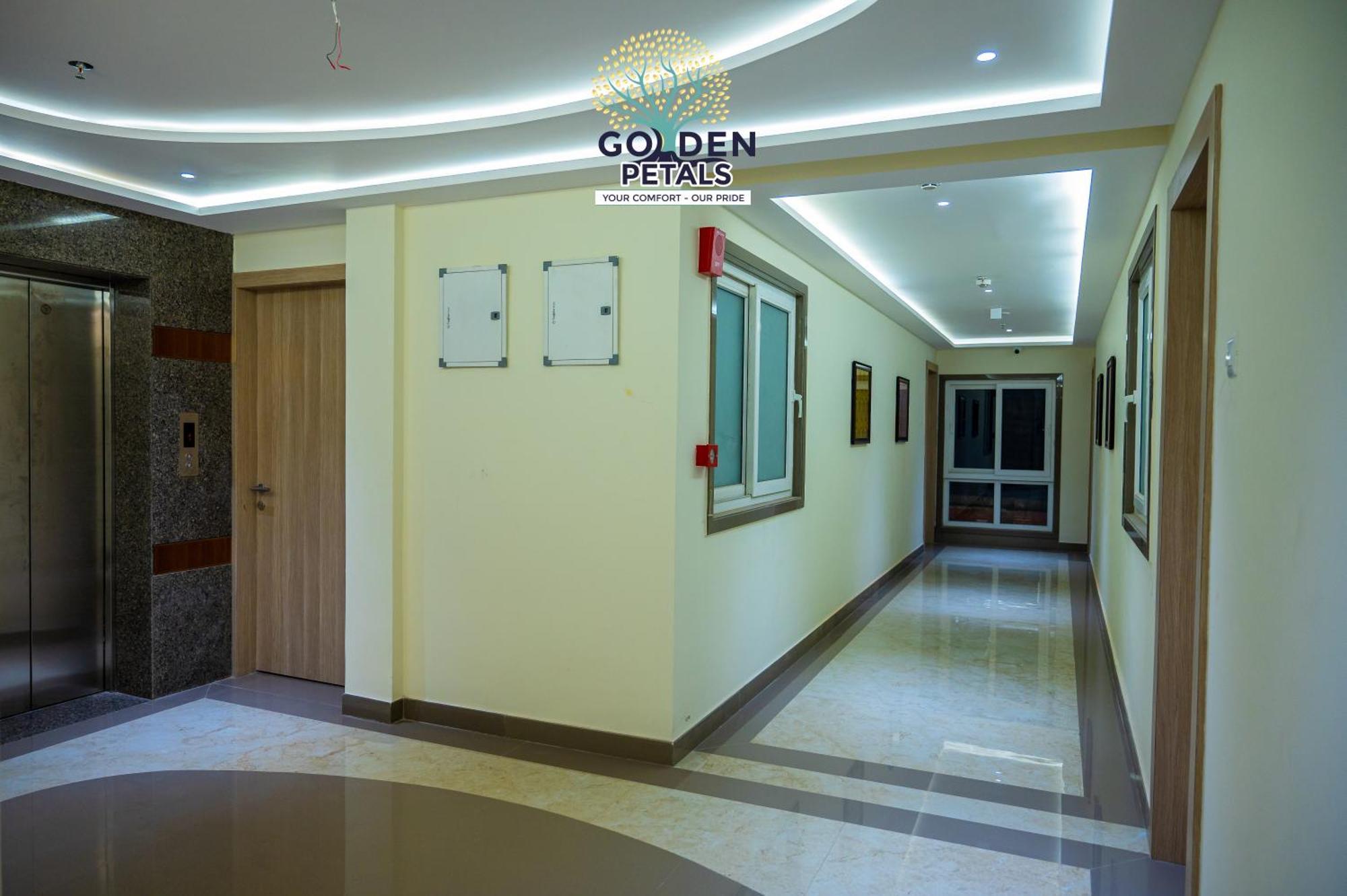 Hotel Golden Petals فاراناسي المظهر الخارجي الصورة